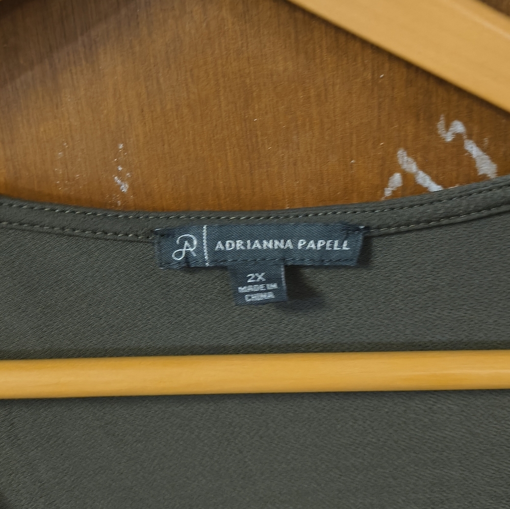 Adrianna Papell Charcoal Pleated Sleeve Tee - Picture 3 of 3